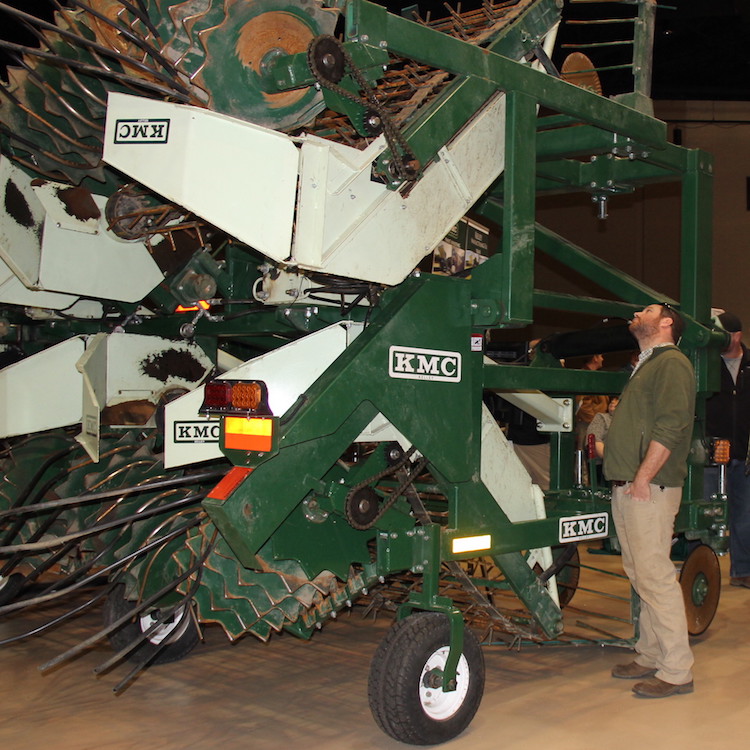 Farm bill, crop tips & awards highlight annual Georgia Peanut Farm Show